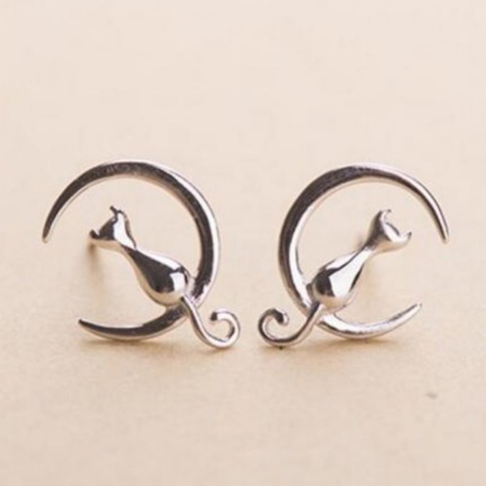 NEW 925 Sterling Silver Cat Moon Earrings